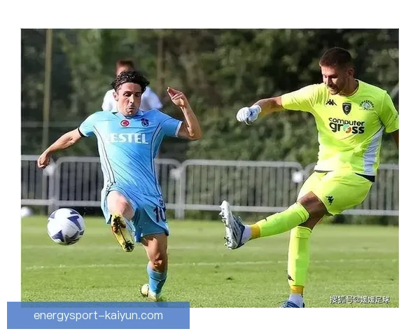 中国足球彭啸近期状态回暖，进球表现颇具竞争力