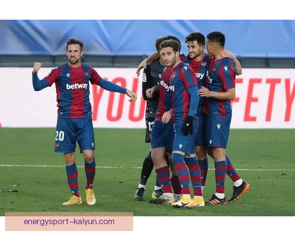 西甲埃尔切在转会窗口中积极运作，球队实力或将进一步增强